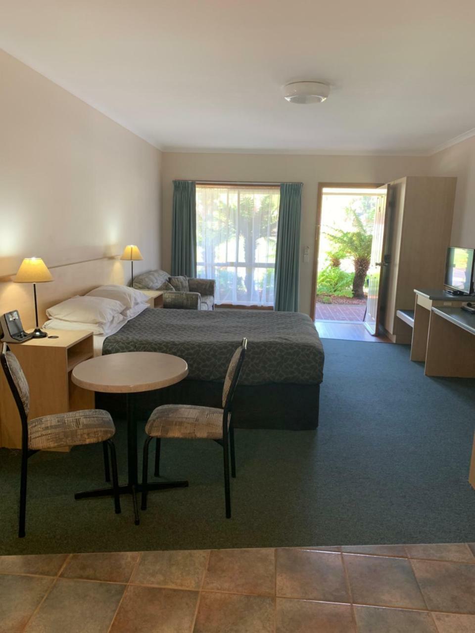 Arthur Phillip Motor Inn Cowes Kültér fotó